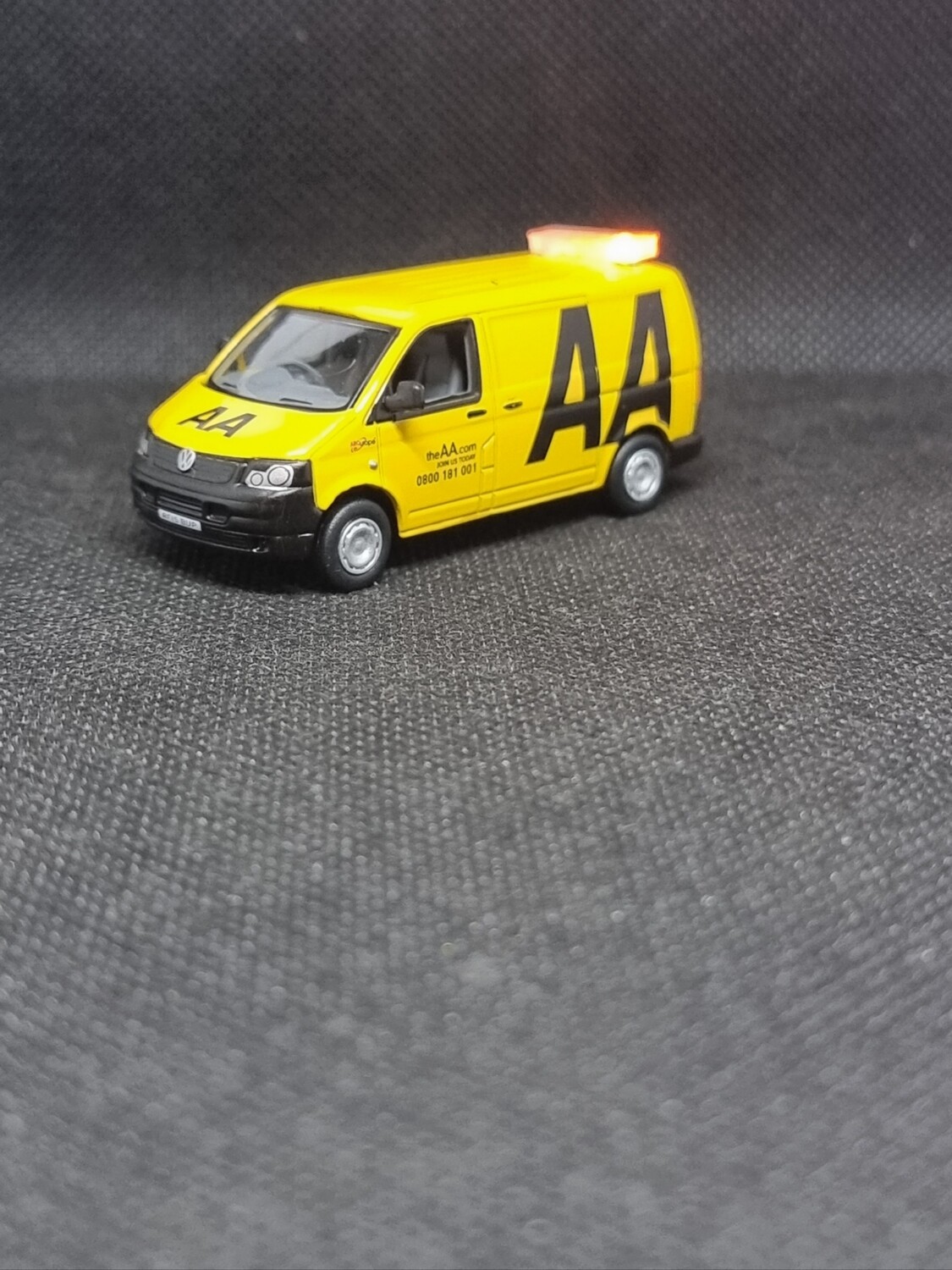 76T5V005 - VW T5 AA Van with Leigh Models and Hobbies Light Bar