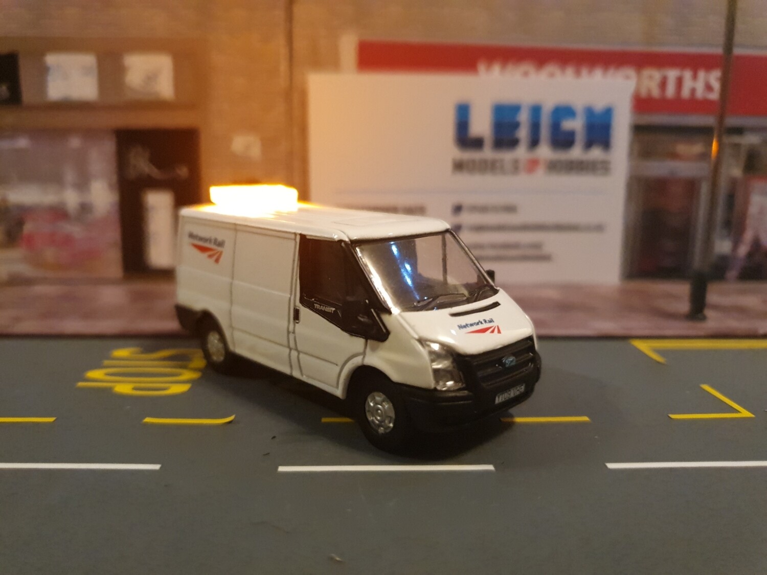76FT023 - Ford Transit SWB Low Roof Newtork Rail with Leigh Models and Hobbies Light Bar