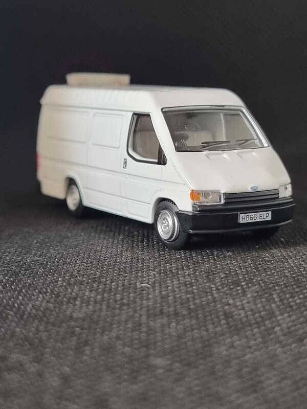 76FT3001 - Ford Transit Mk3 white with Leigh Models and Hobbies Light Series Lights