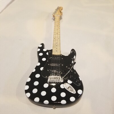 Miniature Buddy Guy Polka Dot Strat Replica Miniature Buddy Guy Polka Dot Strat Replica