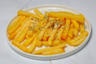 Fries with creamy cheddar