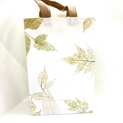 Geschenktasche aus Handgeschöpftem Papier aus Baumwolle (28x19x8cm)