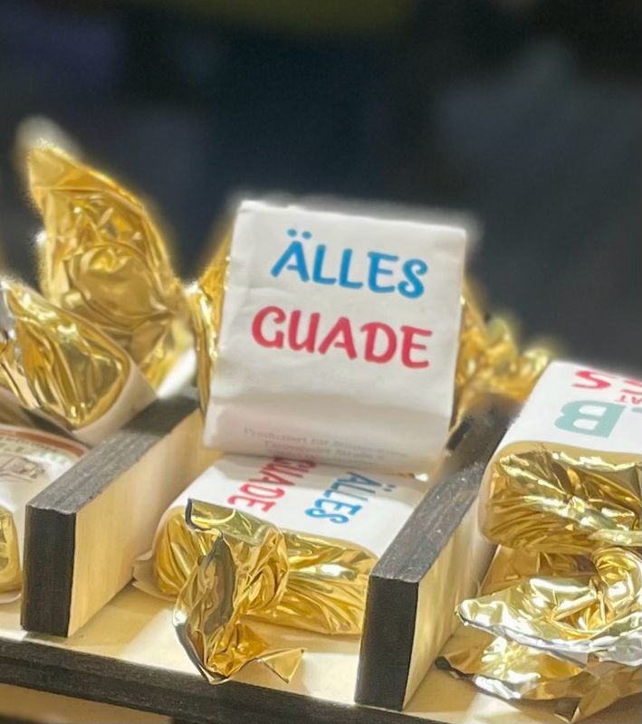 Älles Guade Nougat-Schoklädle 23g schwäbisch Älles Guade Nougat-Schoklädle 23g schwäbisch