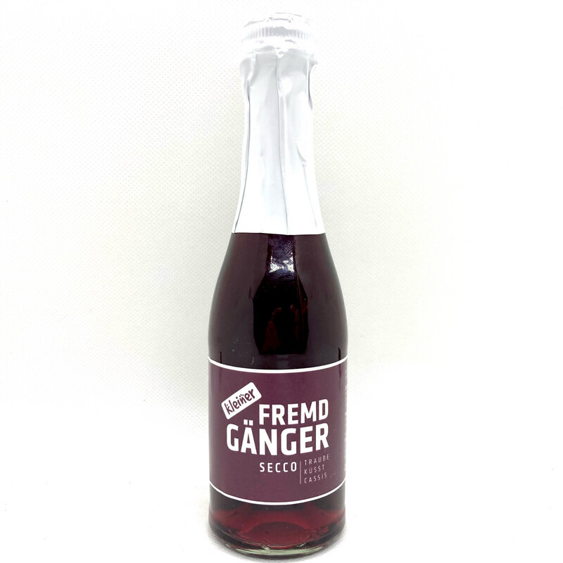 Kleiner Fremdgänger Secco Traube, Küsst Cassis – Fruchtiger Secco mit Cassis 200ml ? Kleiner Fremdgänger Secco Traube, Küsst Cassis – Fruchtiger Secco mit Cassis 200ml ?