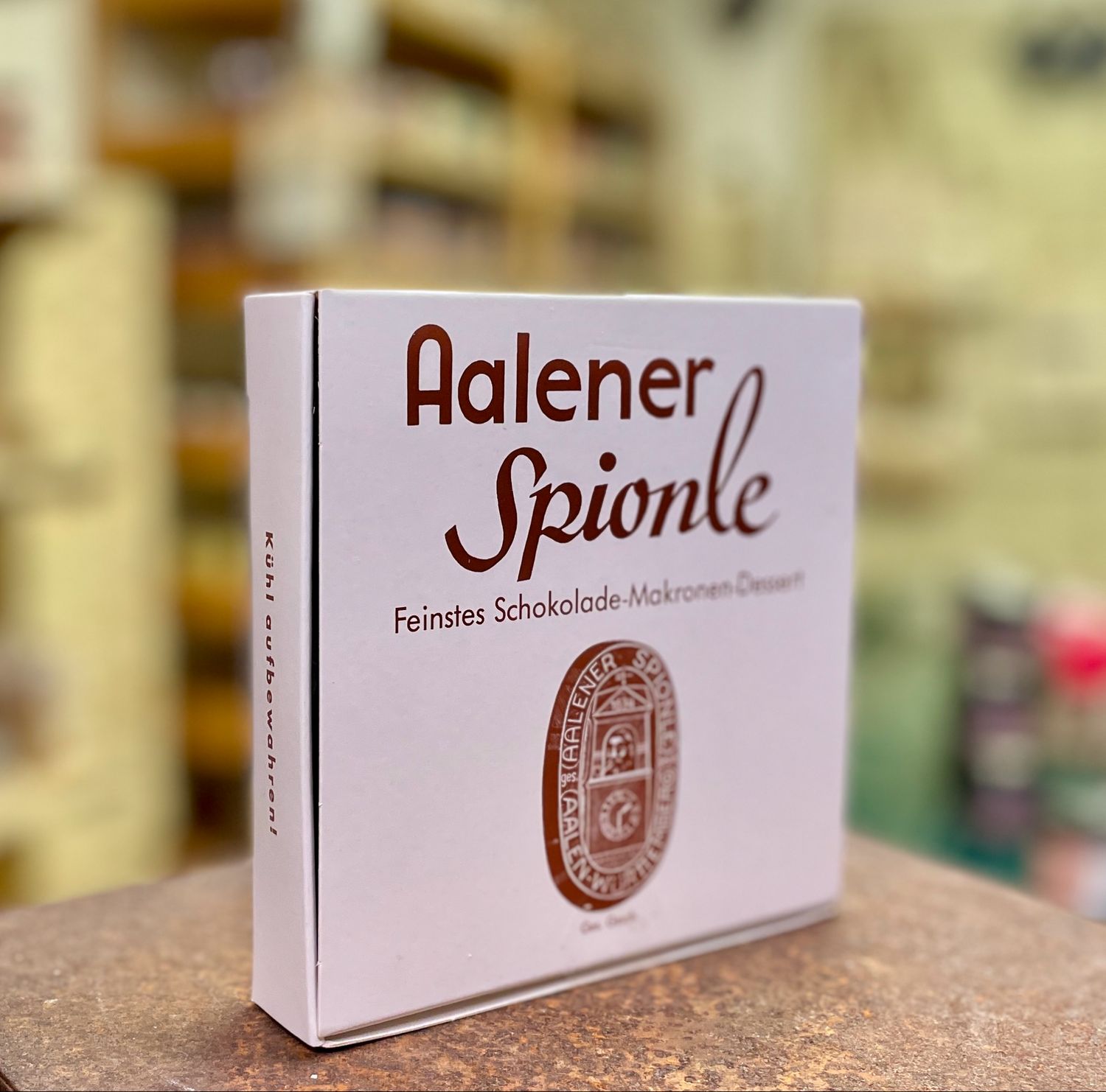 Aalener Spionle Schokoladen-Makronen-Dessert Geschenkpackung mit Haselnuss-Nougat ? Aalener Spionle Schokoladen-Makronen-Dessert Geschenkpackung mit Haselnuss-Nougat ?