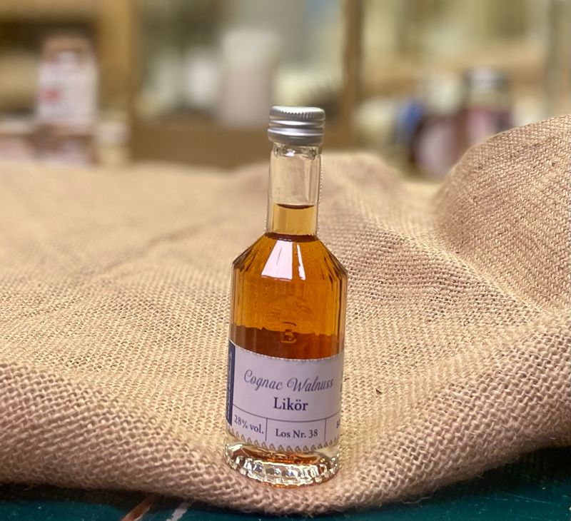 Cognac-Walnuss-Likör 50 ml – Edler Nusslikör mit Cognac 28 % vol. ? Cognac-Walnuss-Likör 50 ml – Edler Nusslikör mit Cognac 28 % vol. ?