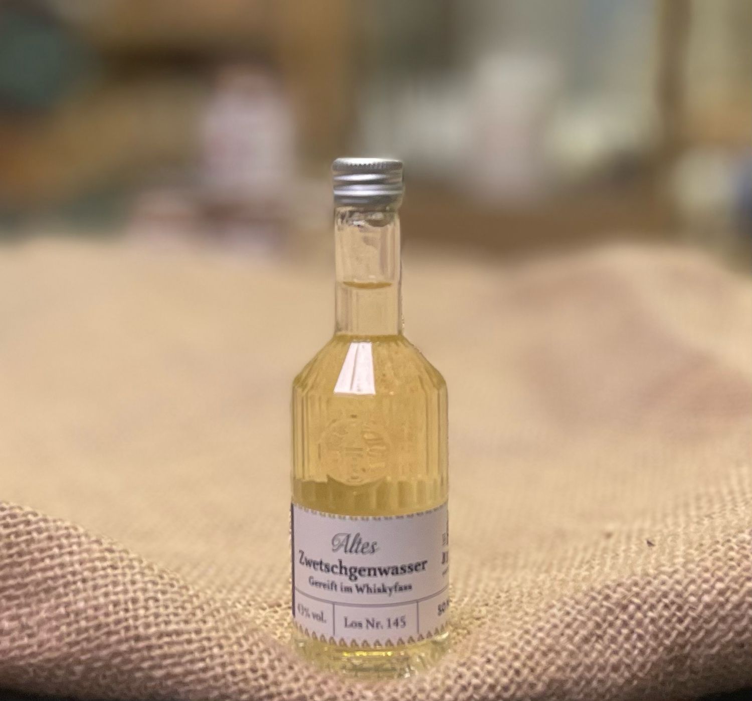 Altes Zwetschgenwasser gereift im Whiskyfass 50 ml Edelbrand ? Altes Zwetschgenwasser gereift im Whiskyfass 50 ml Edelbrand ?
