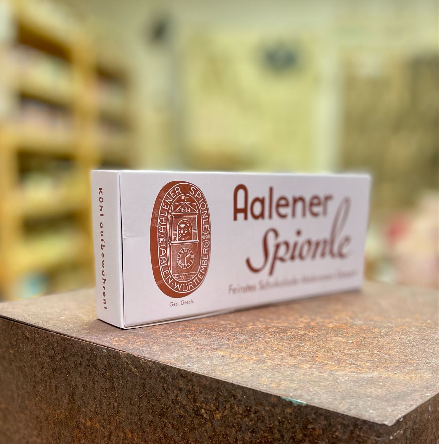 Aalener Spionle Schokoladen-Makronen-Dessert mit Haselnuss-Nougat ? Aalener Spionle Schokoladen-Makronen-Dessert mit Haselnuss-Nougat ?