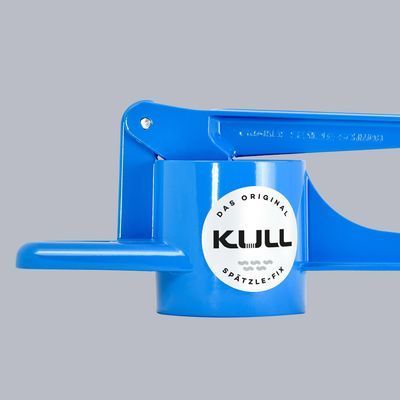 Spätzlespresse Schwob (runde Lochform) beschichtet Himmelblau