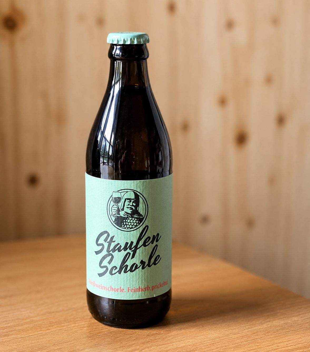 Staufen Schorle Weißweinschorle fruchtig süß ? Regionale Weißweinschorle aus dem Stauferland mit ausgewählten Weinen, fruchtig-süßem Geschmack und prickelnder Kohlensäure – erfrischender Genuss. 0,33