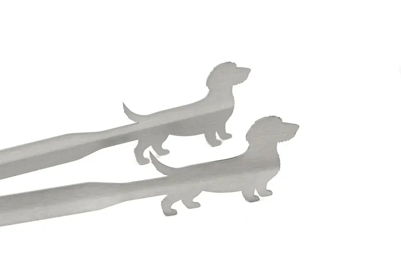 Grillzange Motiv Dackel aus Edelstahl – Geschenk für Dackelfans & Grillmeister ?