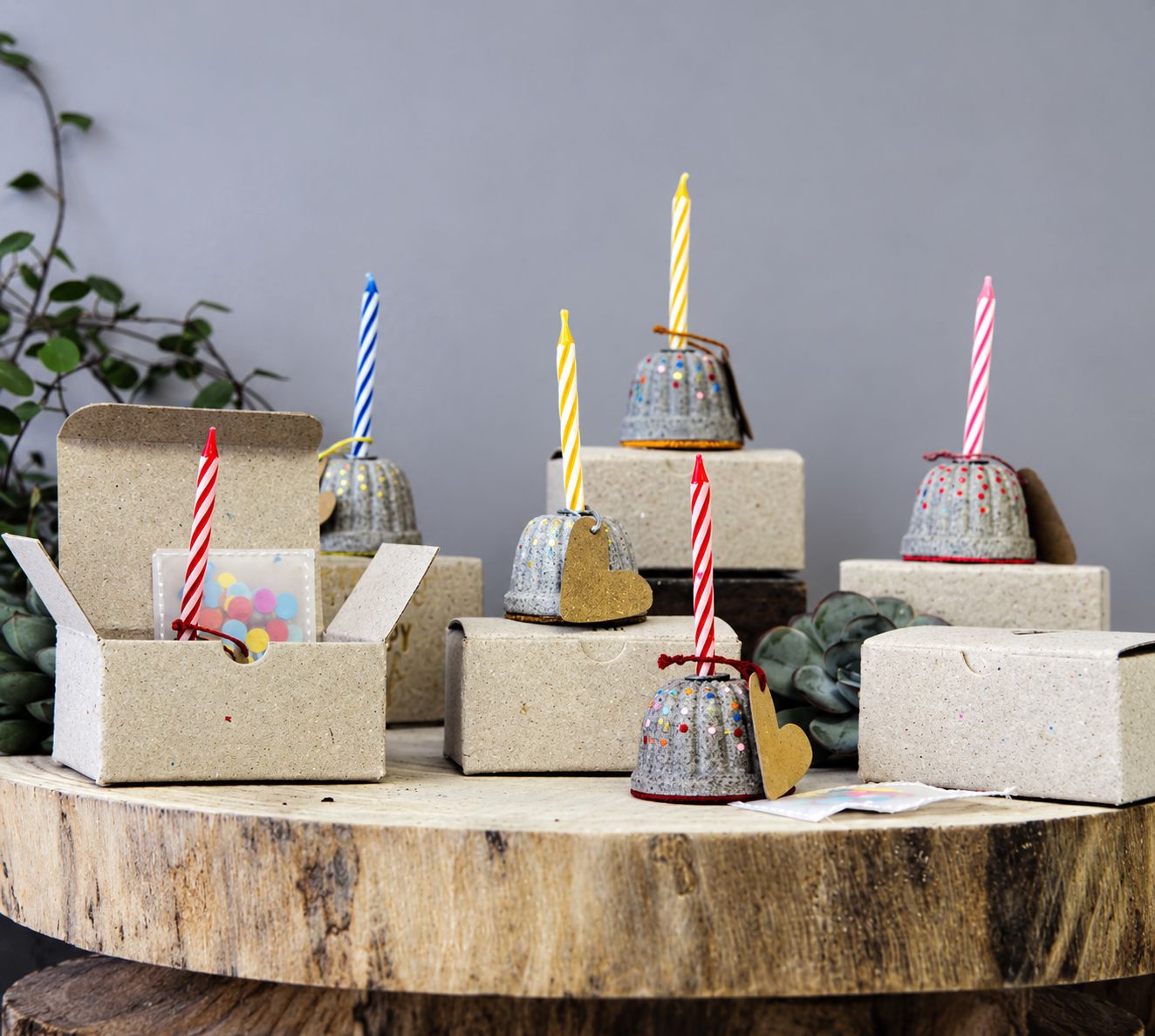 Mini Pustekuchen – kleiner Geburtstagskuchen aus Terrazzo mit Kerze und Anhänger ? Mini Pustekuchen – kleiner Geburtstagskuchen aus Terrazzo mit Kerze und Anhänger ?