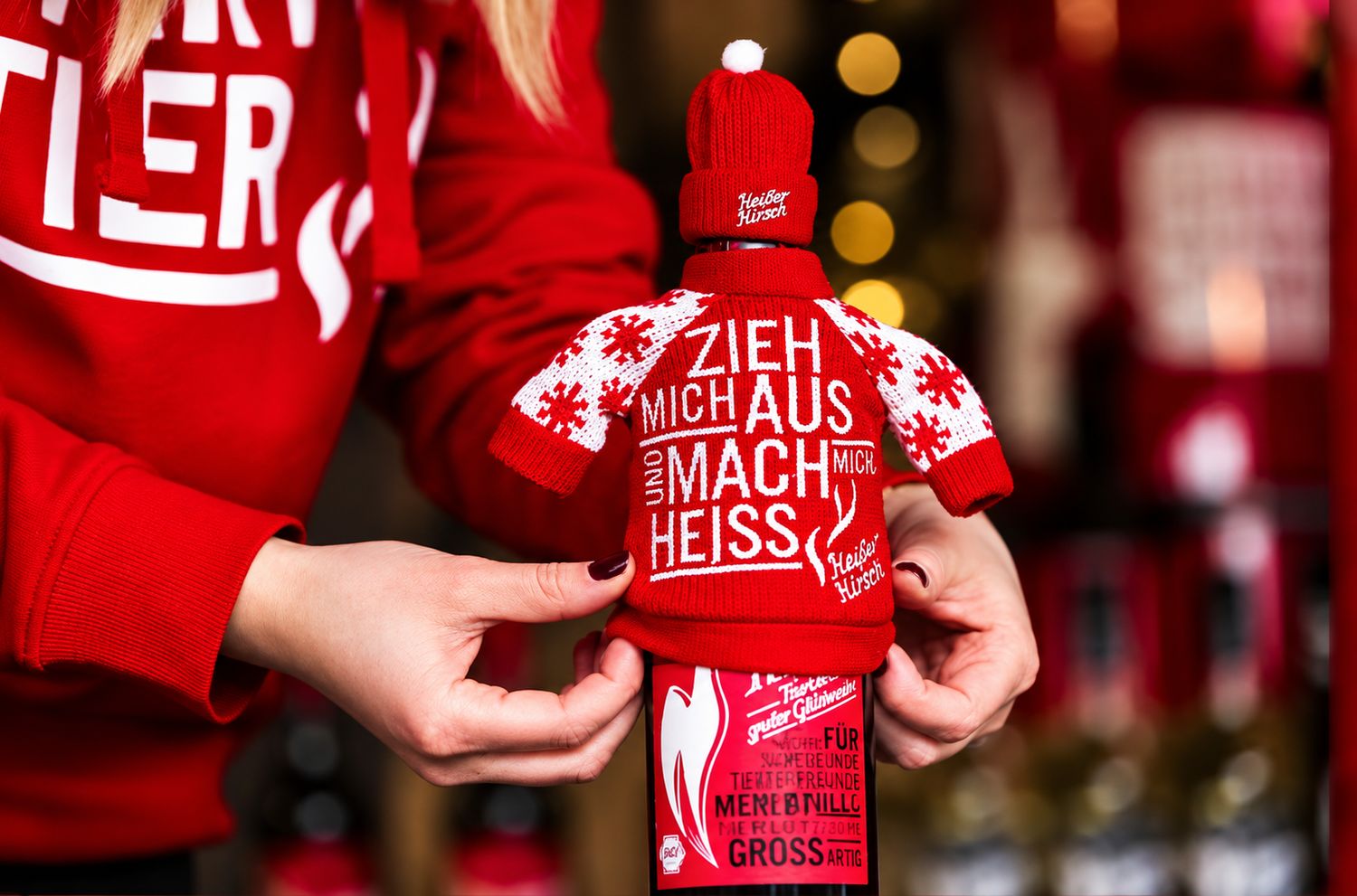 Flaschenpullover für Heißen Hirsch Glühwein – „Zieh mich aus und mach mich heiß“ ? Flaschenpullover für Heißen Hirsch Glühwein – „Zieh mich aus und mach mich heiß“ ?