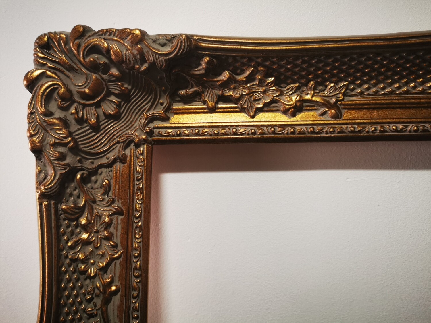 Ornate Frame 07 - Gold 41x51cm