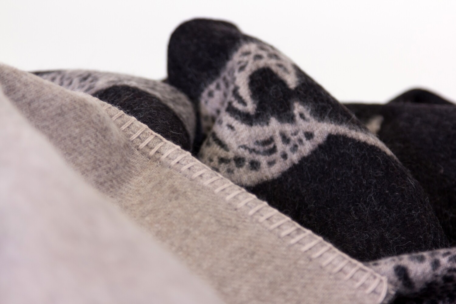 Blacksaw Peyote Reversible Throw