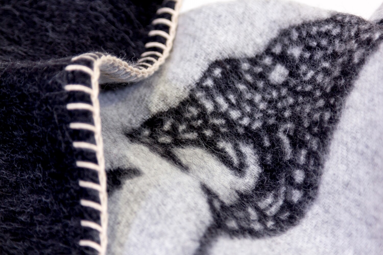 Blacksaw Peyote Reversible Throw