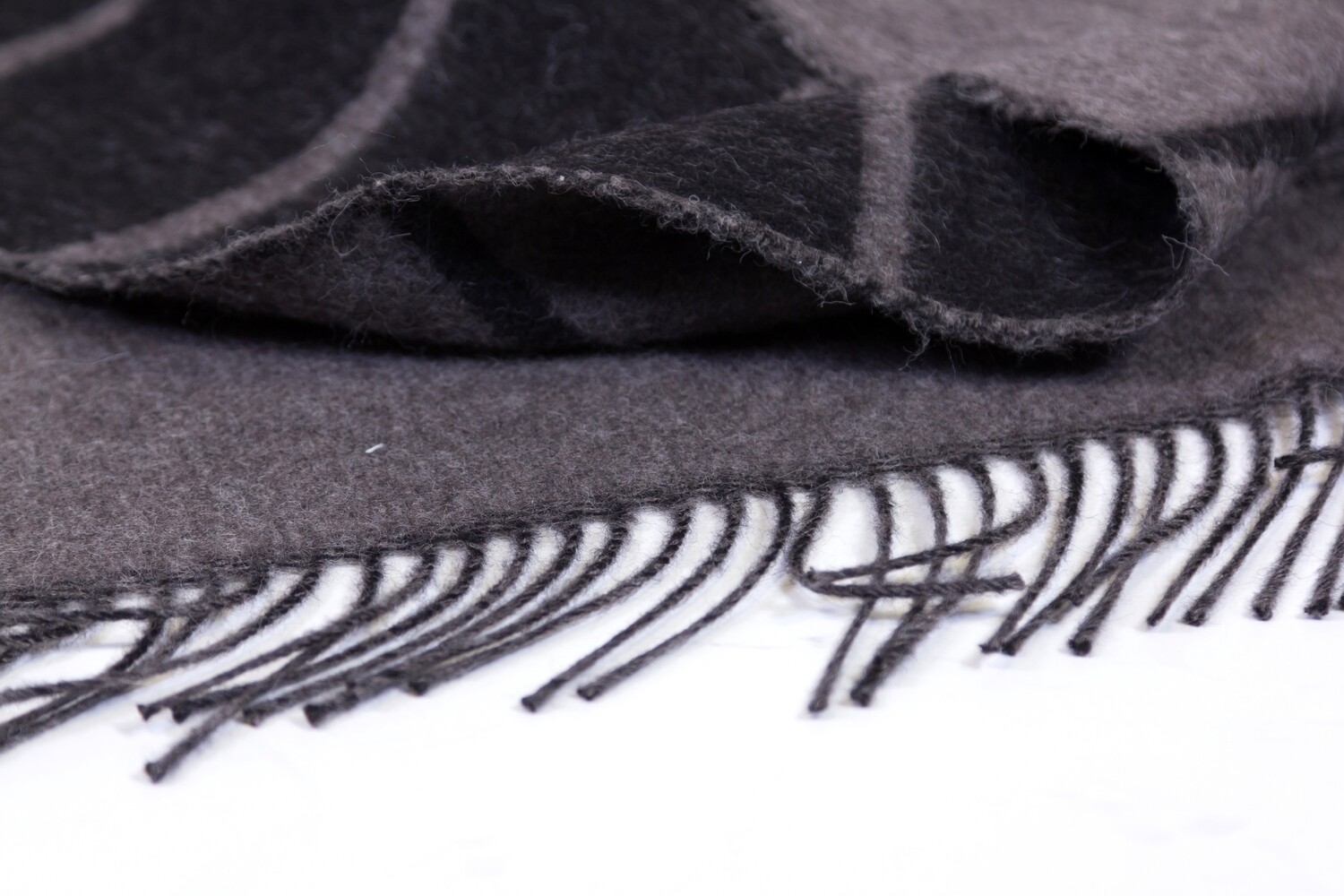 Blacksaw Rattlesnake Reversible Throw