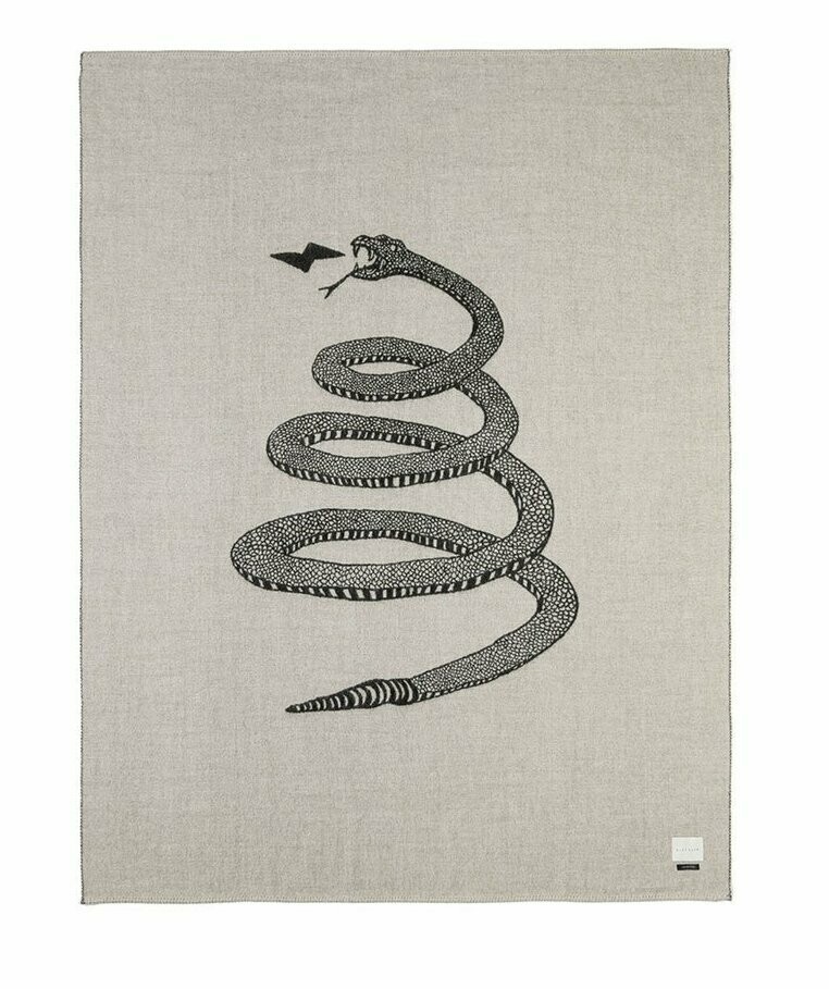 Blacksaw Peyote Reversible Throw