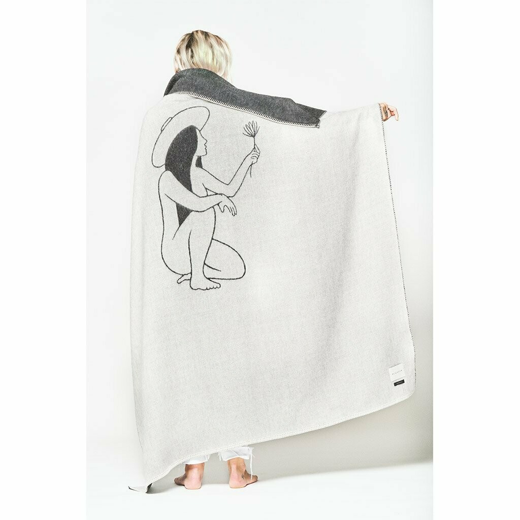 Blacksaw Yoko Reversible Throw