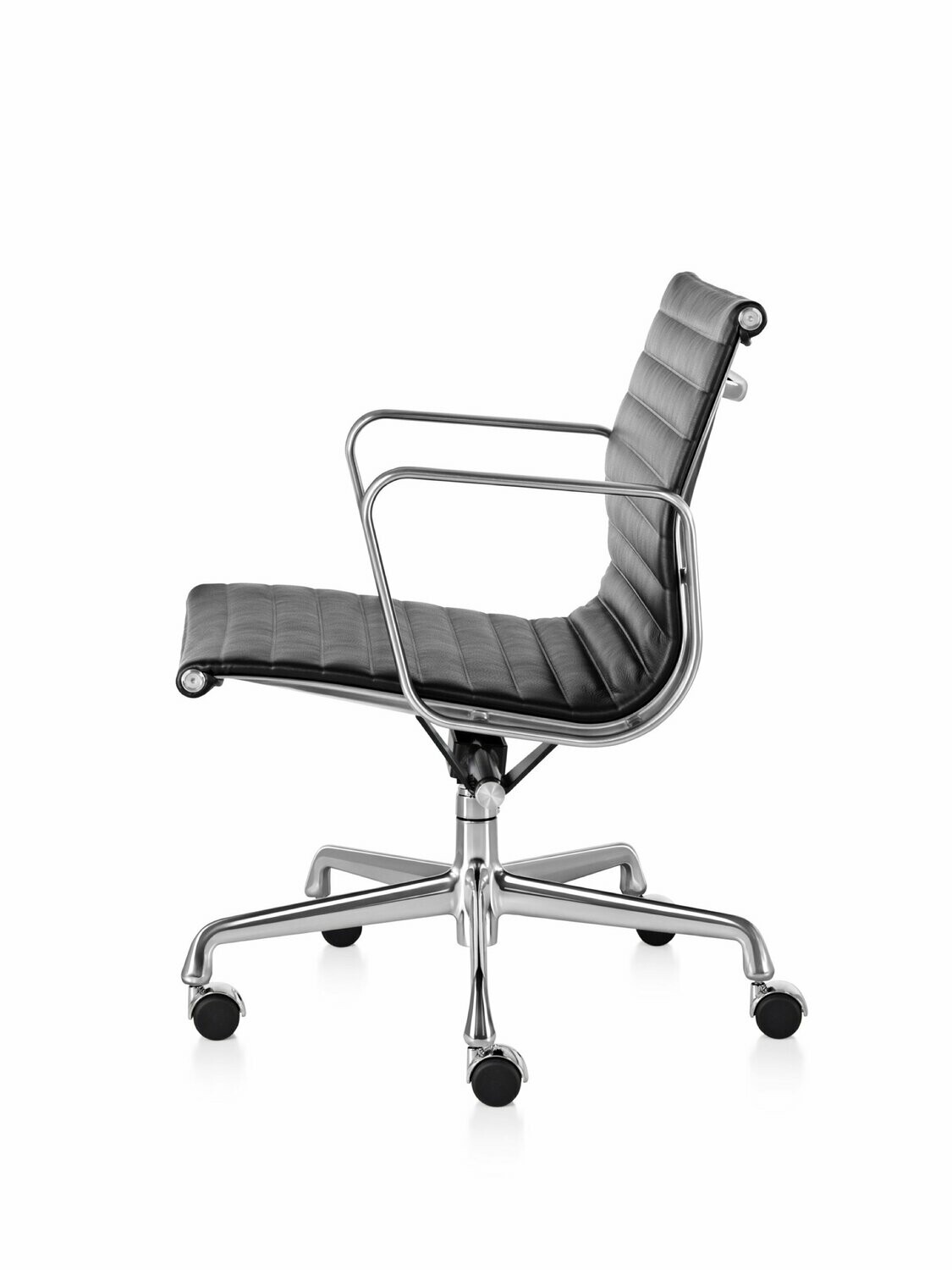Herman Miller Eames® Aluminum Group Management Chair