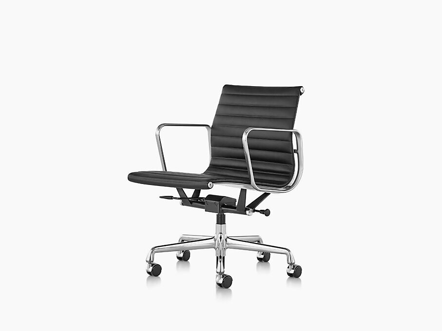 Herman Miller Eames® Aluminum Group Management Chair