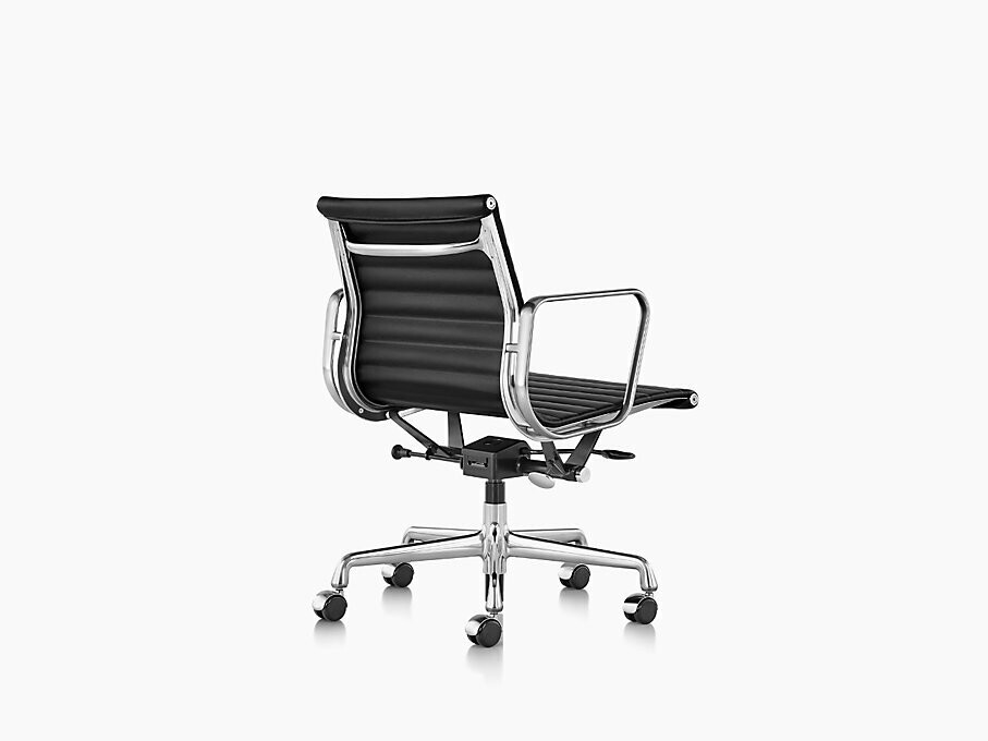 Herman Miller Eames® Aluminum Group Management Chair
