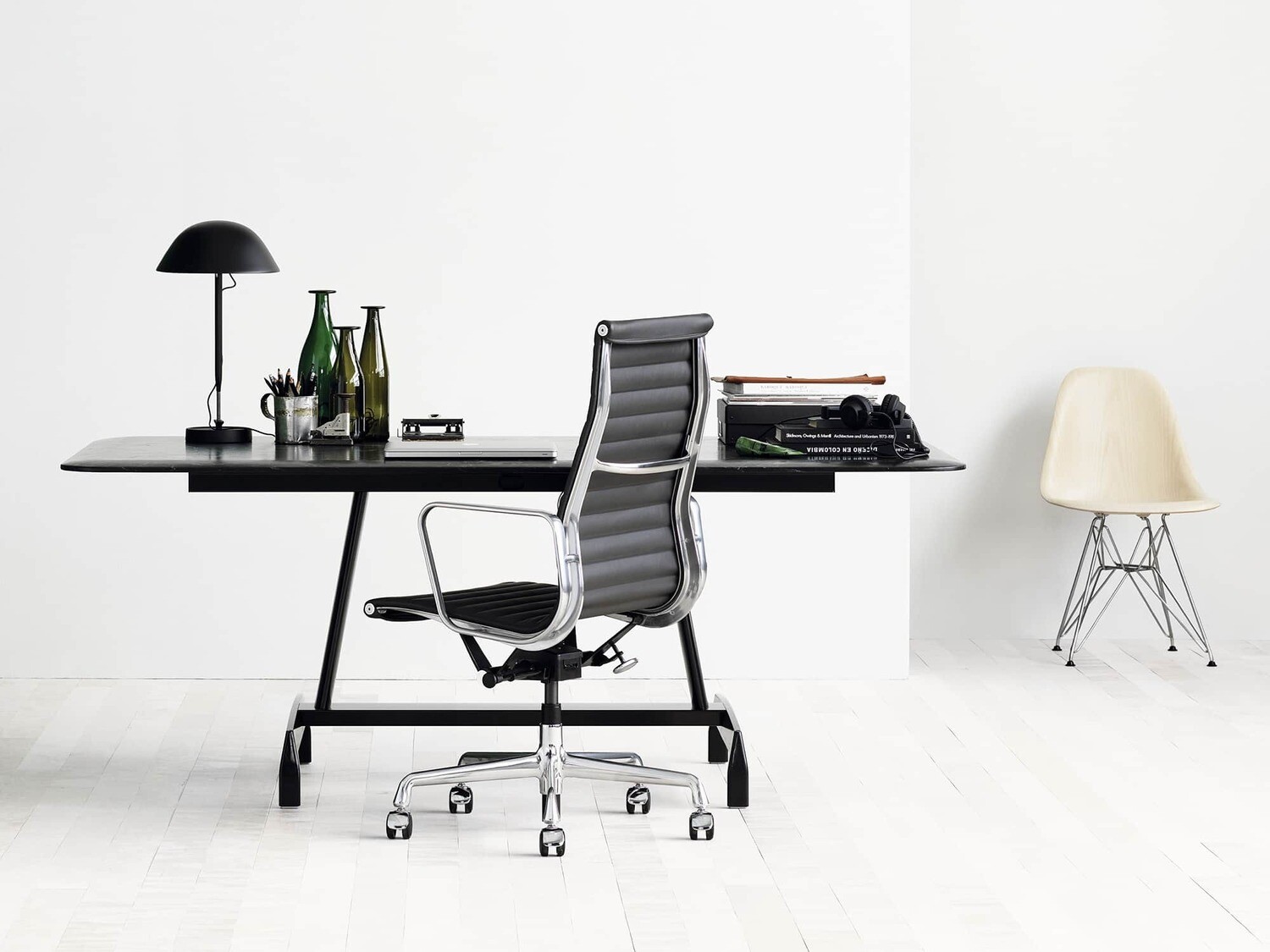 Herman Miller Eames® Aluminum Group Executive Chair