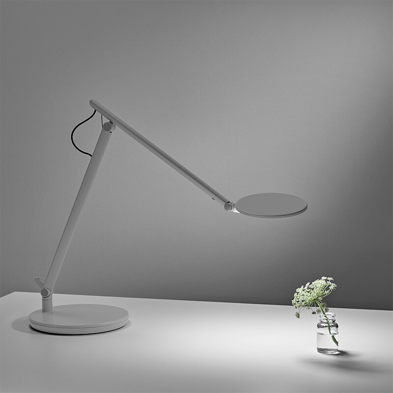 Humanscale Nova Desk Lamp