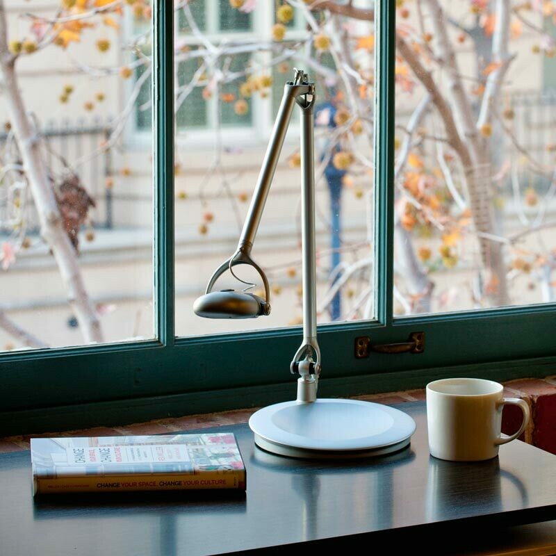 Humanscale Element 790 Desk Lamp