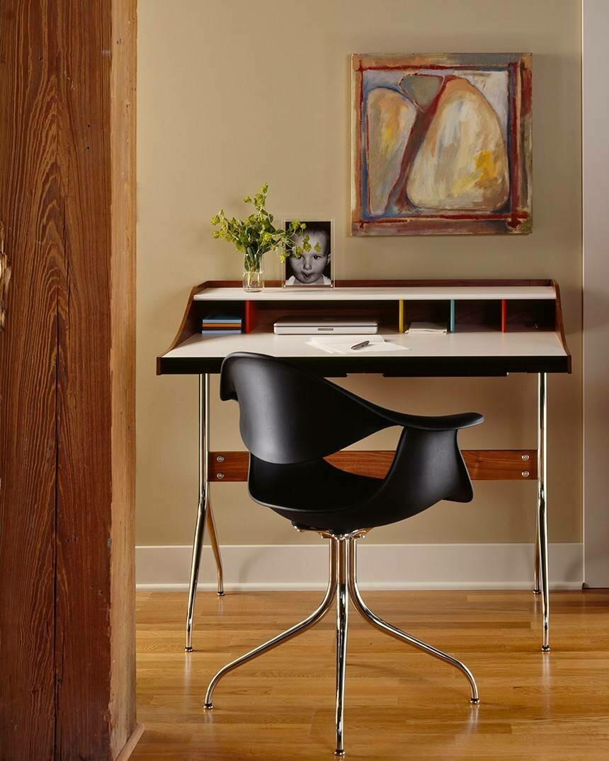Herman Miller Nelson™ Swag Leg Desk
