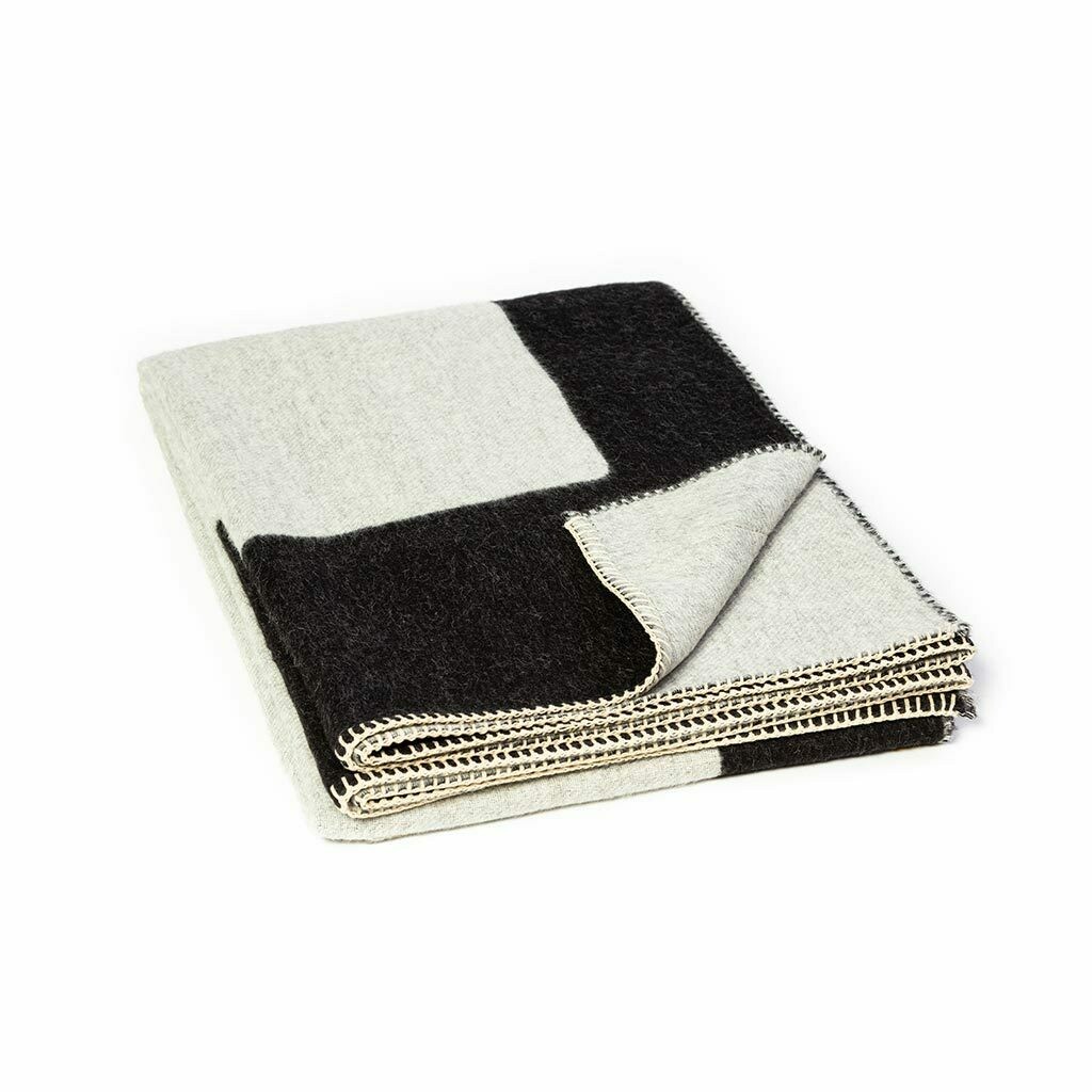 Blacksaw Generation Reversible Throw