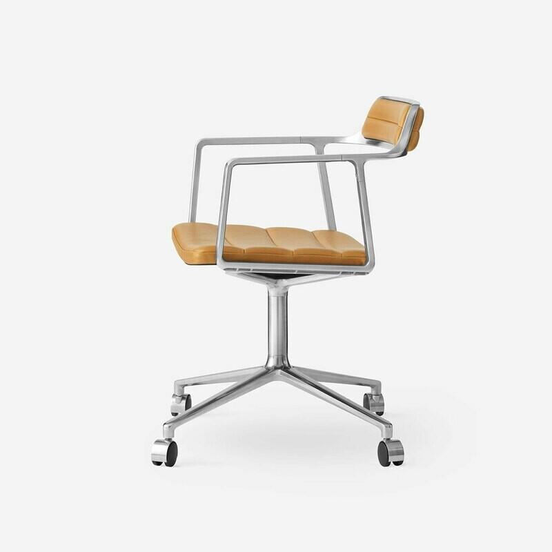 VIPP452 Swivel chair w/ casters