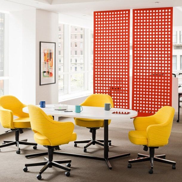 Knoll Saarinen Executive Task Chair