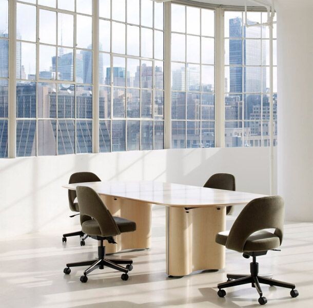 Knoll Saarinen Executive Task Chair