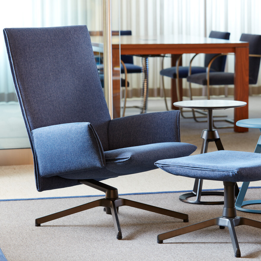Knoll Piton Side Table