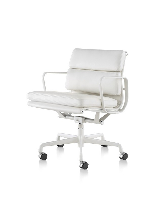 Herman Miller Eames® Soft Pad™ Management Chair Herman Miller Eames® Soft Pad™ Management Chair
