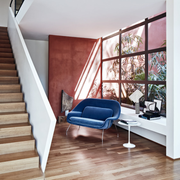 Knoll Womb Settee