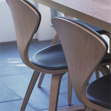 Cherner Side Chair – with seat and back pads