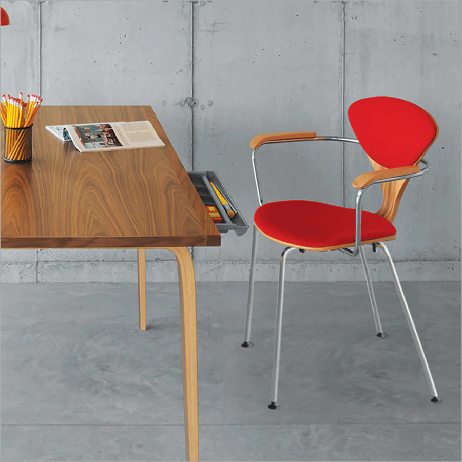 Cherner Metal Base Armchair – with seat and back pads