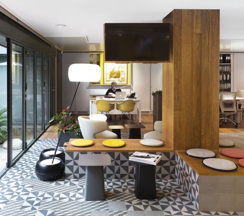 Vitra Metal Side Table ( outdoor )