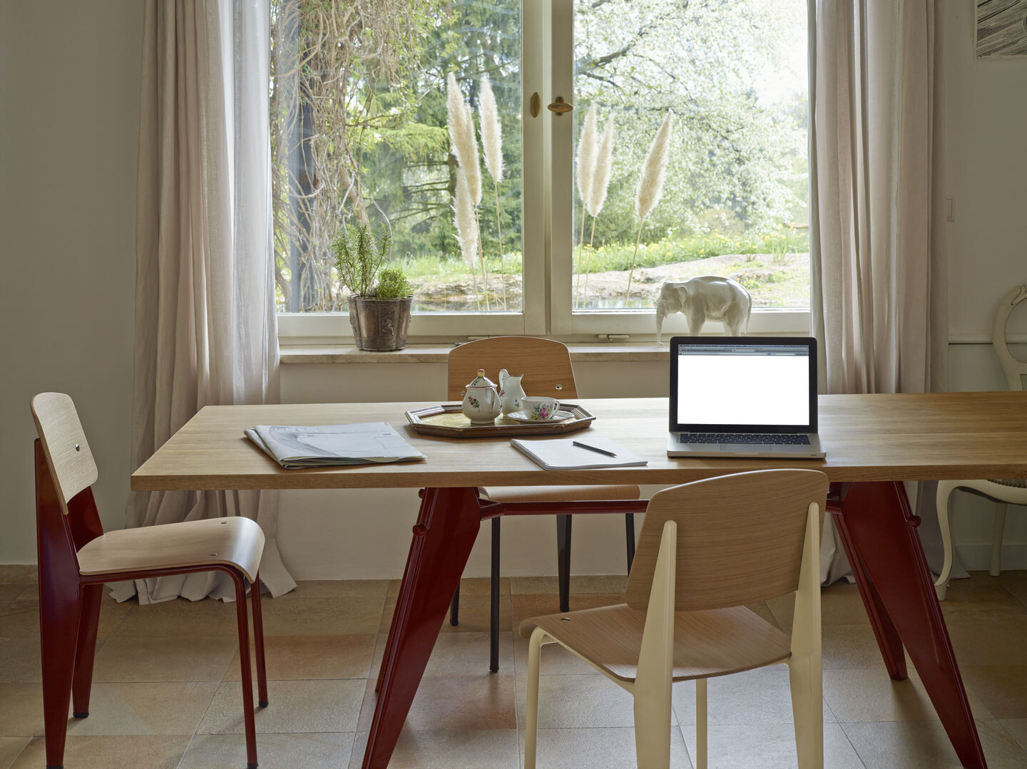Vitra EM Table