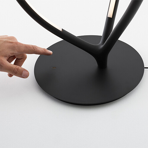 Artemide Arrival Table