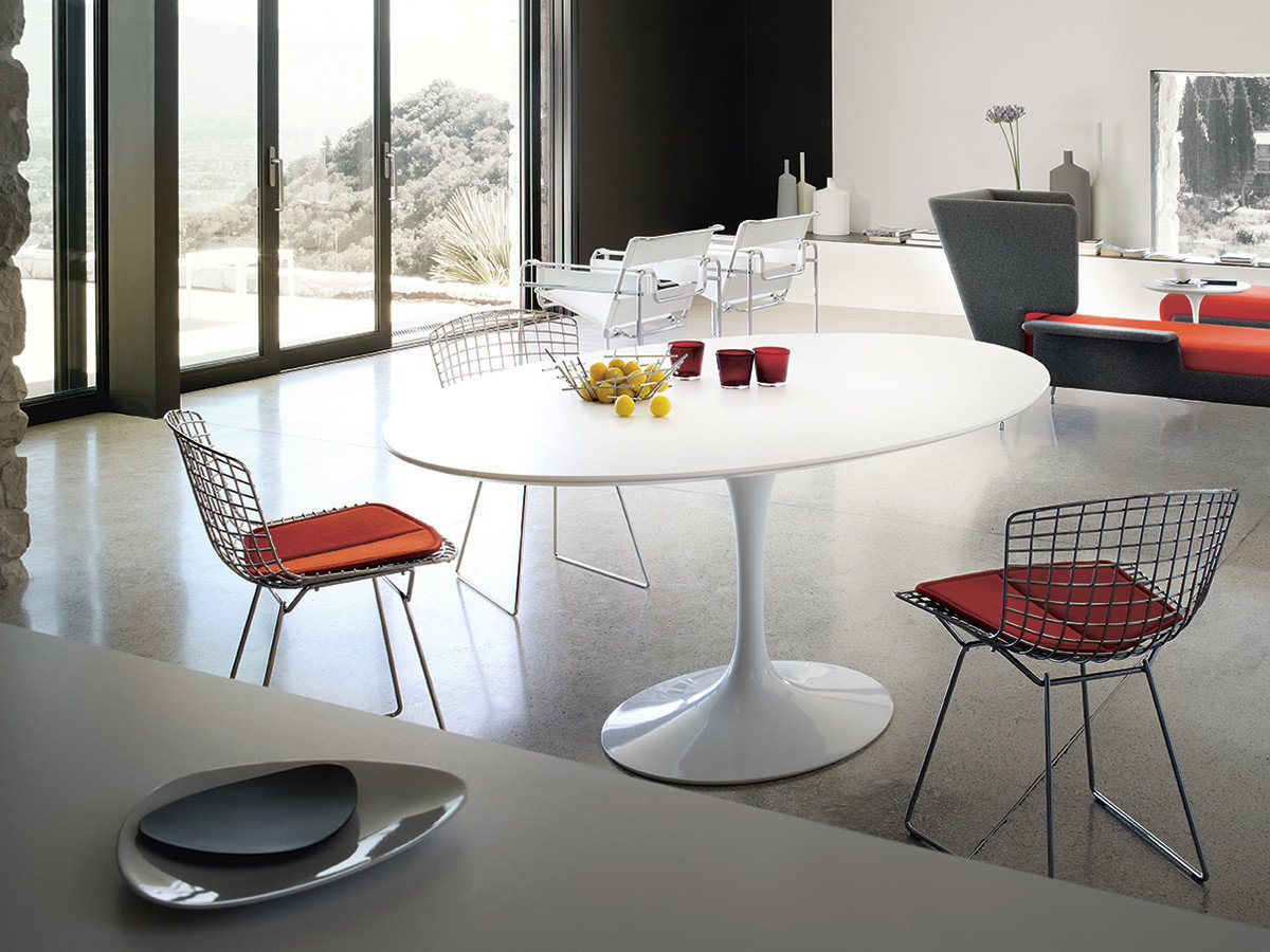 Knoll Saarinen Round Dining Table