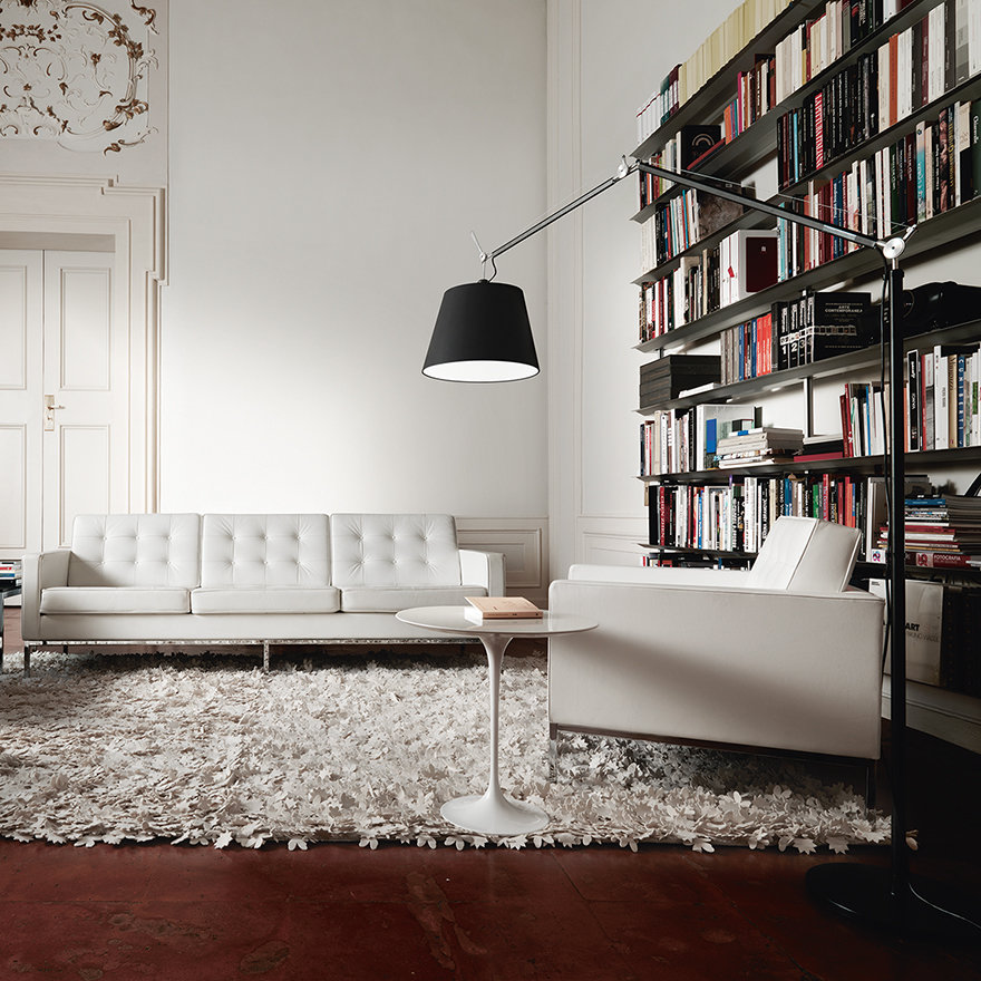 Knoll Saarinen Round 16&quot; Side Table