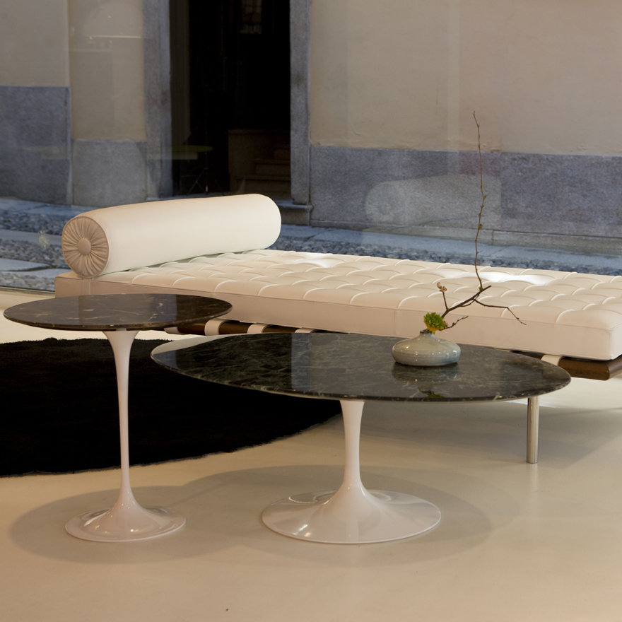 Knoll Saarinen 42&quot; Oval Coffee Table