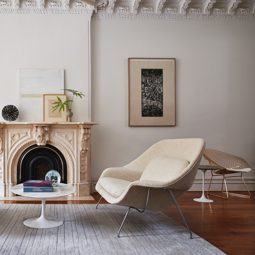 Knoll Saarinen 42&quot; Oval Coffee Table