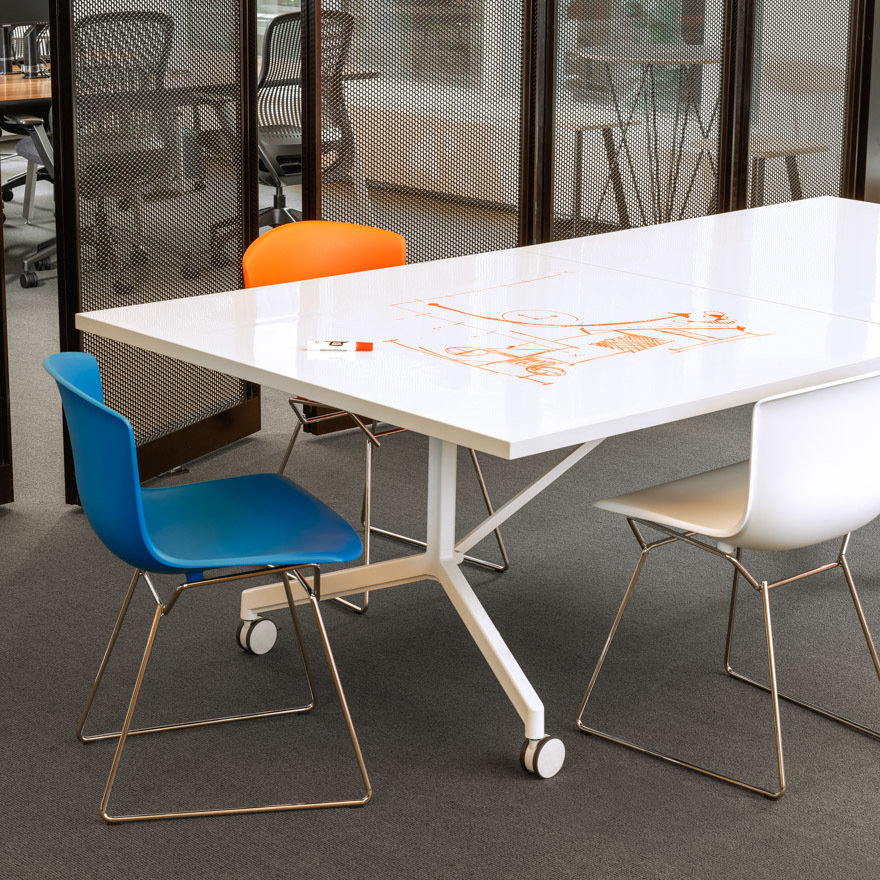 Indoor Bertoia Molded Shell Side Chair