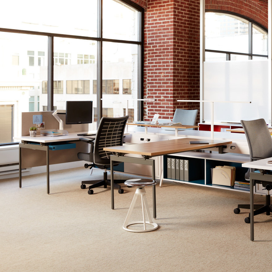 Knoll Piton™ Stool