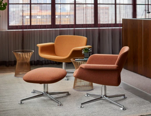 Knoll KN01 Swivel Lounge Chair