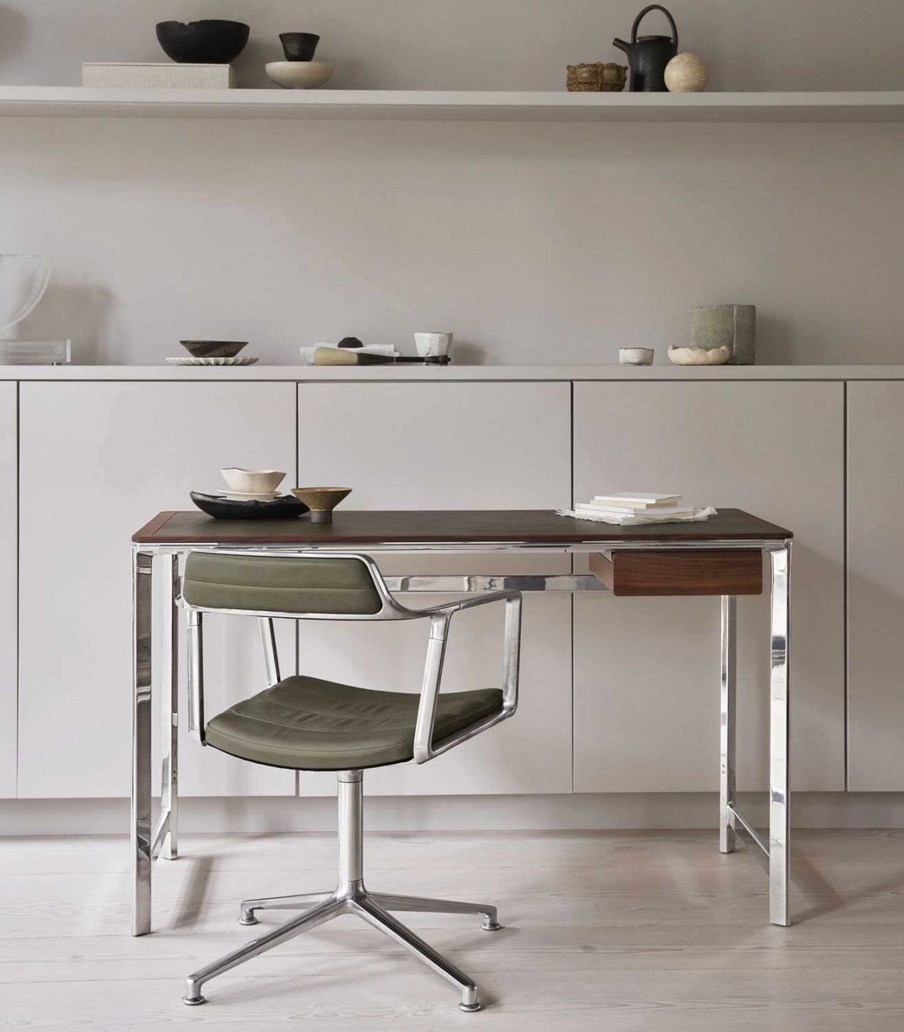 Vipp430 Studio Desk